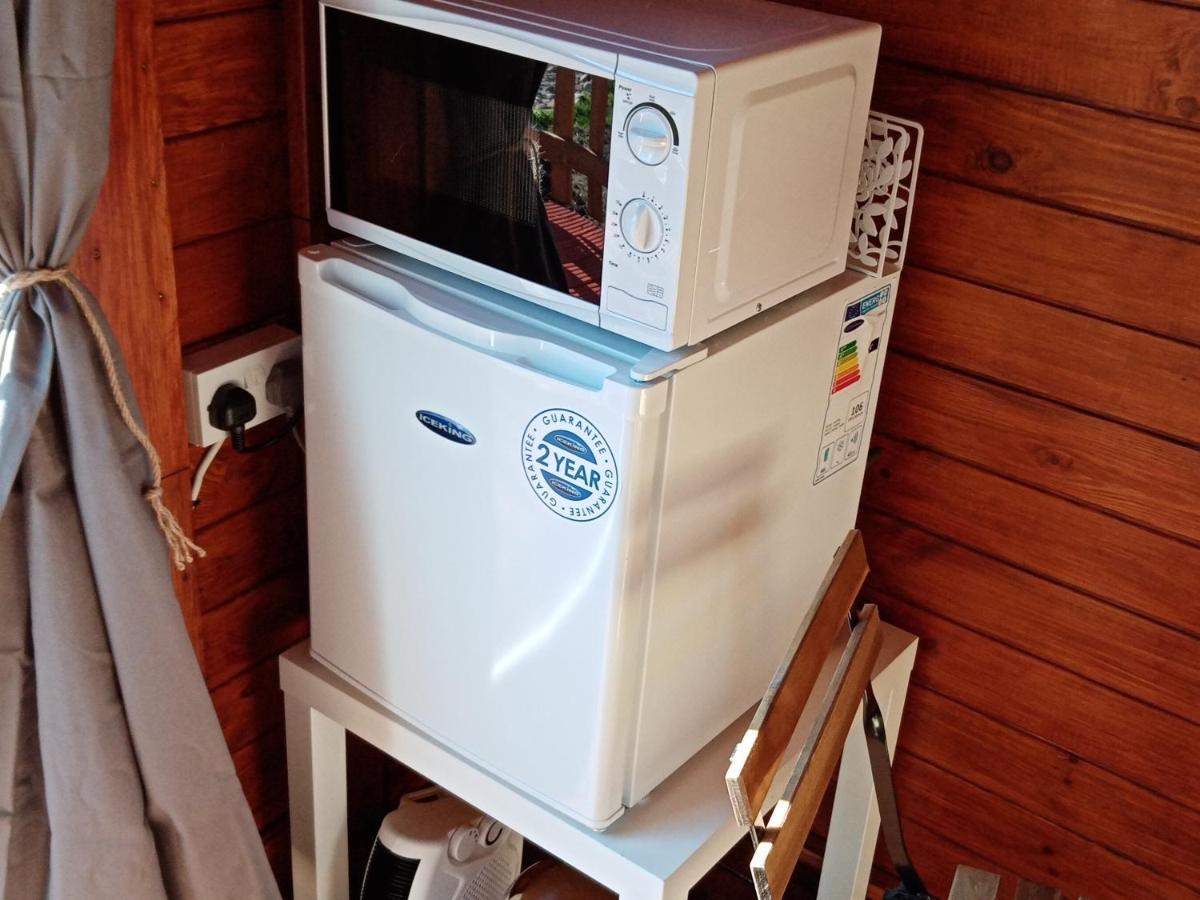 ホテル Wee Hoose Glamping 3 Kinbrace エクステリア 写真