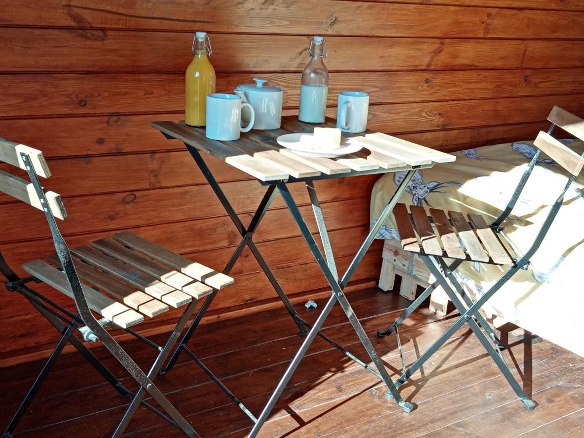 ホテル Wee Hoose Glamping 3 Kinbrace エクステリア 写真